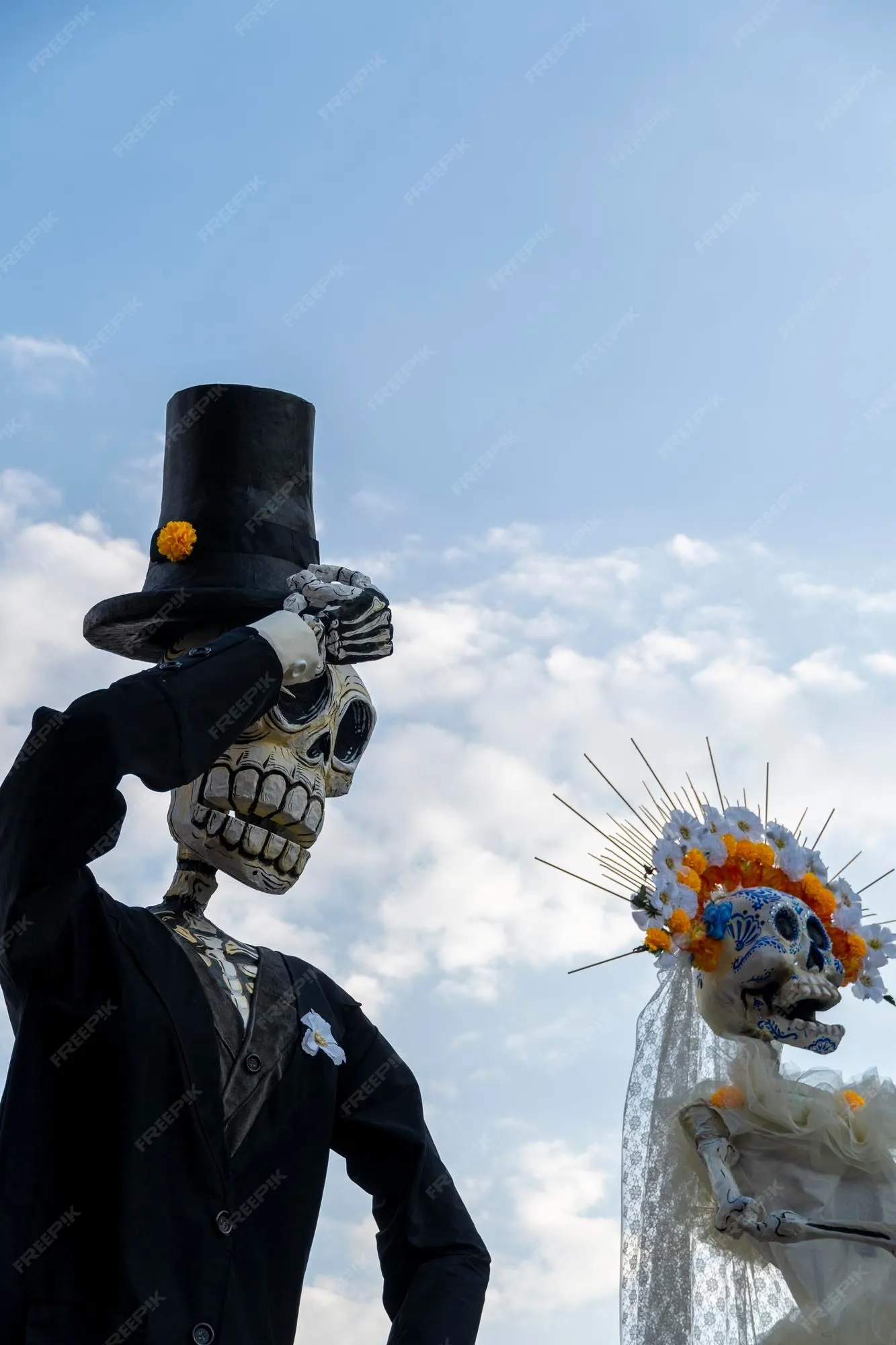 Gingante calaveras vestidas con traje para el día de los muertos una fiesta tradicional mexicana | Foto Premium Gingante calaveras vestidas con traje para el día de los muertos una fiesta tradicional mexicana | Foto Premium