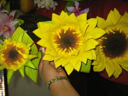 Como hacer girasoles en fomi - Imagui