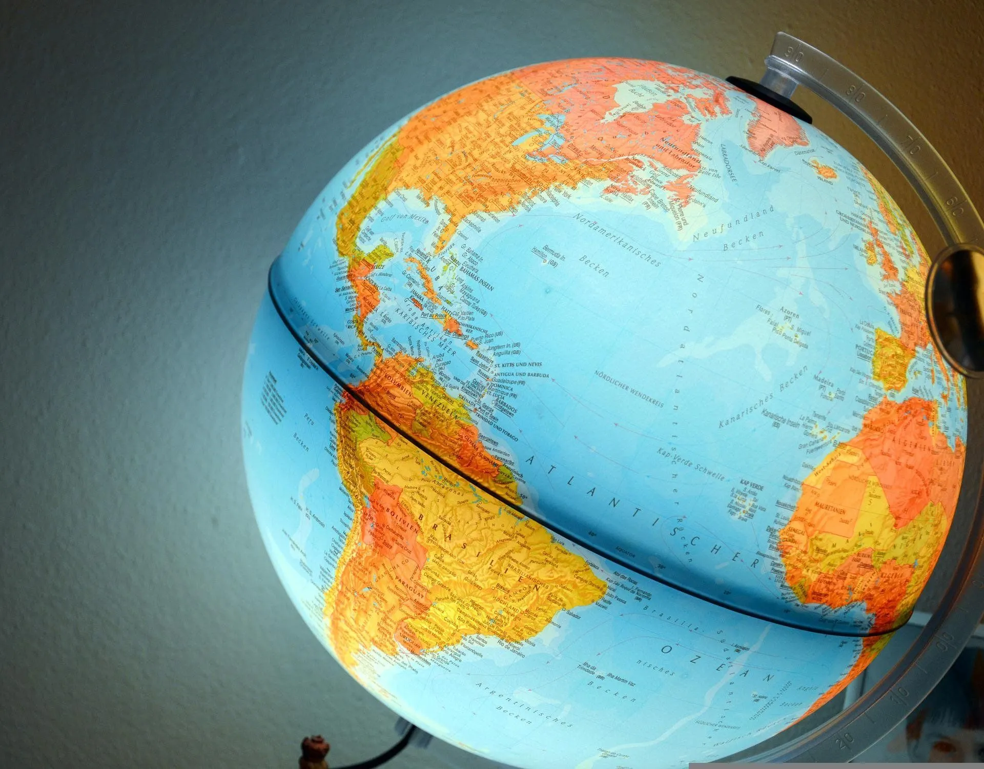 Qué es un Globo Terráqueo (y para qué sirve) - Significados Qué es un Globo Terráqueo (y para qué sirve) - Significados