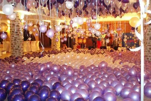 Globos para decorar un salon de Baile. | 15 años | Pinterest ...