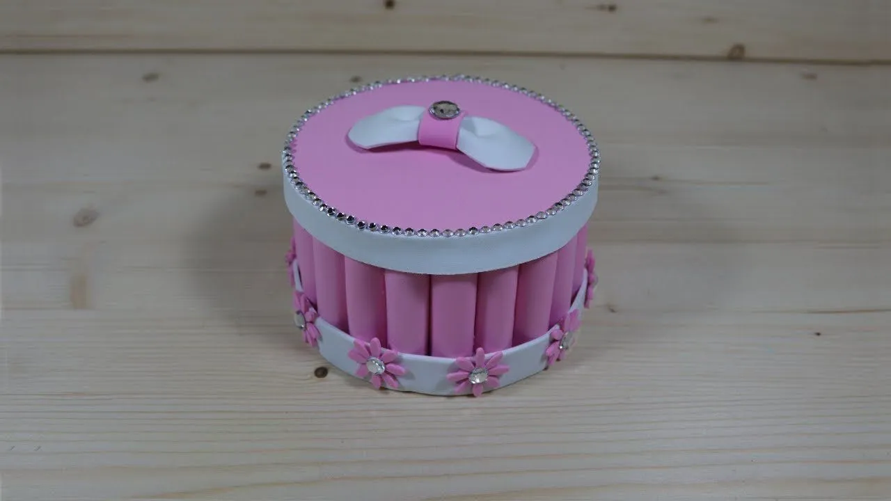 Goma Eva CAJA (foami) REGALO ✂️✂️ Manualidades - YouTube Goma Eva CAJA (foami) REGALO ✂️✂️ Manualidades - YouTube