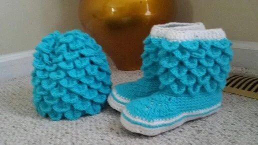 Gorra y botas a crochet punto escama proyecto " Gabie" | Bolsa a ... Gorra y botas a crochet punto escama proyecto " Gabie" | Bolsa a ...