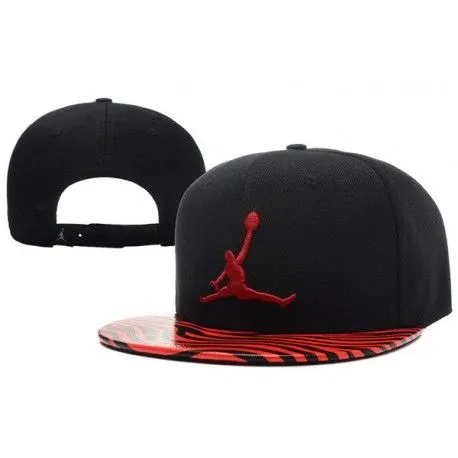 Gorra Jordan Negra En Pico Esmaltado De Cebra Rojo y Logo Rojo ...