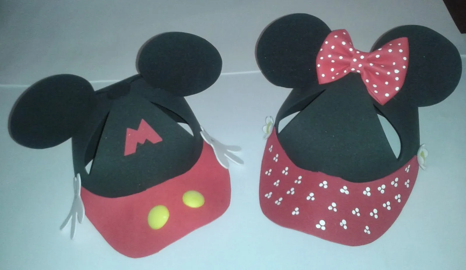 Manualidades TiendasOff: Gorras Personajes de la Casa Mickey Mouse Manualidades TiendasOff: Gorras Personajes de la Casa Mickey Mouse