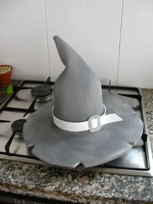 Cómo hacer un gorro de bruja o de mago ~ Todo Halloween