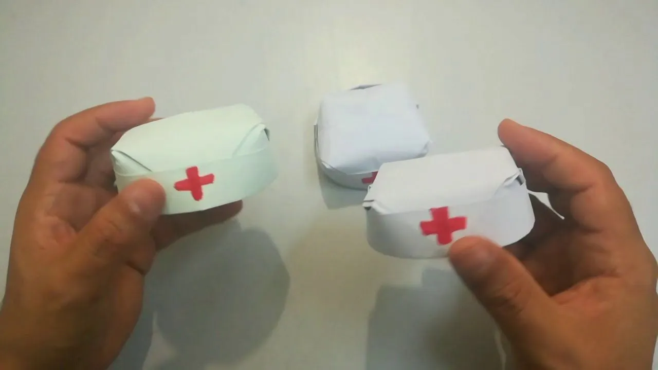 Gorro de enfermera de papel - Hat for doctor - Cap Doctor origami - YouTube Gorro de enfermera de papel - Hat for doctor - Cap Doctor origami - YouTube