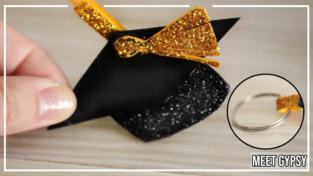 GORRO de graduación | Llavero birrete para graduación de goma eva | Chapéu de formatura em Eva - YouTube