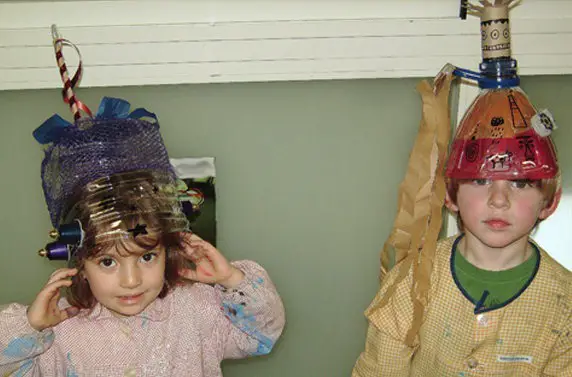 Sombreros y Gorros con Botellas de Plástico - Manualidades Infantiles Sombreros y Gorros con Botellas de Plástico - Manualidades Infantiles