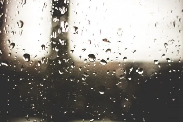Las gotas de lluvia en el cristal | Descargar Fotos gratis Las gotas de lluvia en el cristal | Descargar Fotos gratis