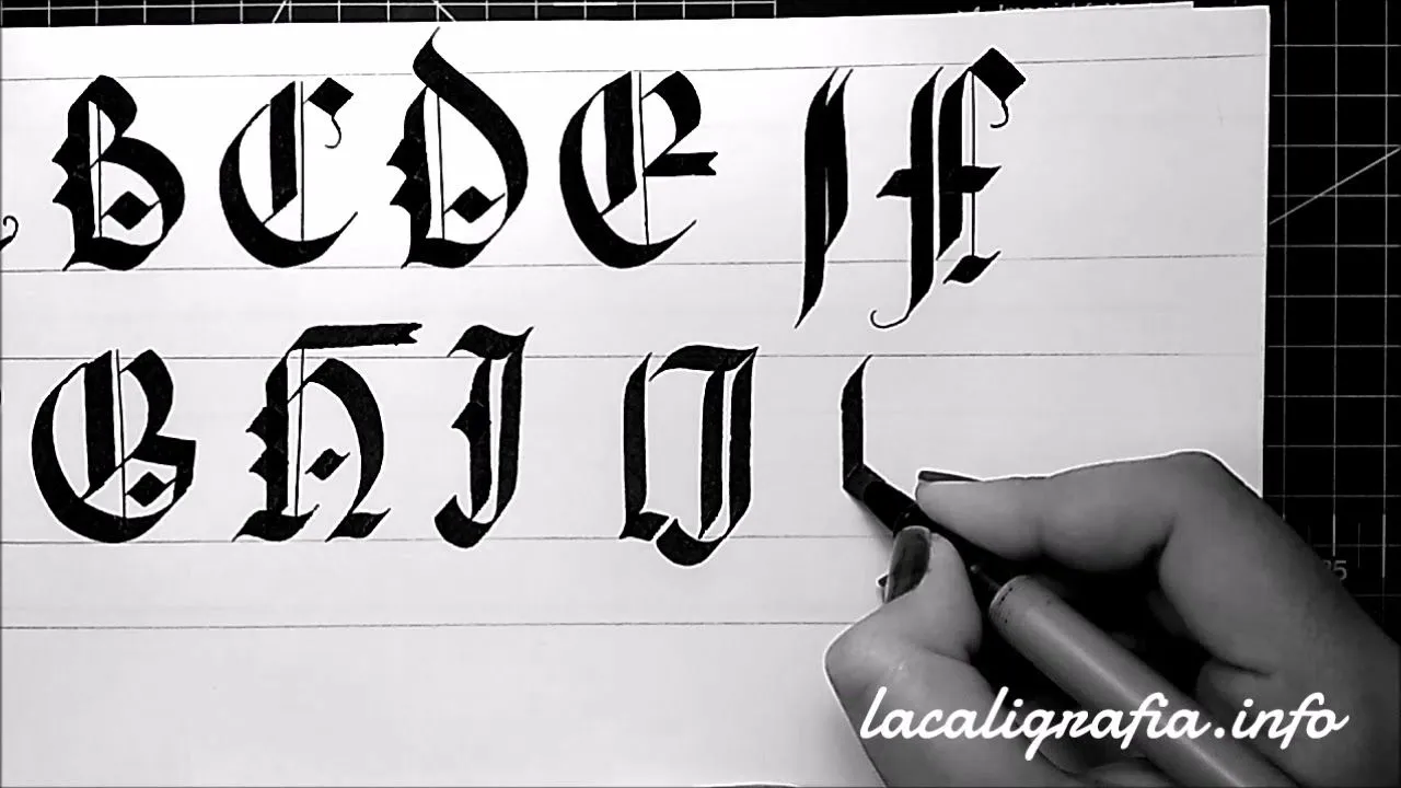 Gothic Uppercase Calligraphy Tutorial - YouTube