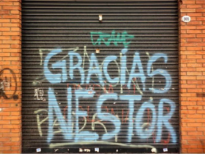Gracias Néstor - GRaFiTi - Escritos en la calle