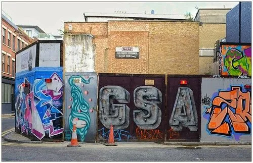 Graffiti (Vanesa Longchamp, GSA), East London, England. - a photo ... Graffiti (Vanesa Longchamp, GSA), East London, England. - a photo ...