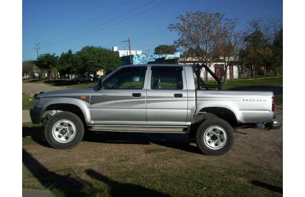 GRAPHICARQ: kit calcos Franja Toyota Hilux 1 GRAPHICARQ: kit calcos Franja Toyota Hilux 1