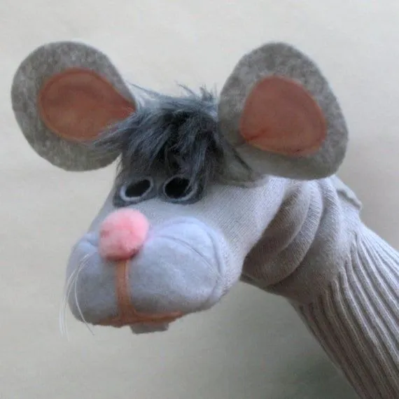 Gray Mouse Sock Puppet Handmade toy por SockHollow en Etsy Gray Mouse Sock Puppet Handmade toy por SockHollow en Etsy