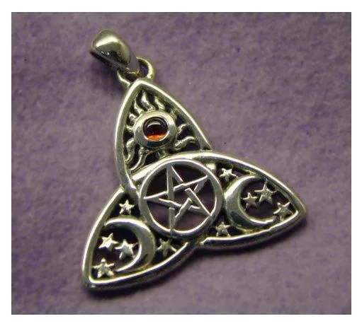 Group of: Trisquel celta | We Heart It