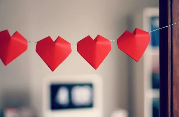 guirnalda-corazon-papel-3D | Schöne Frau