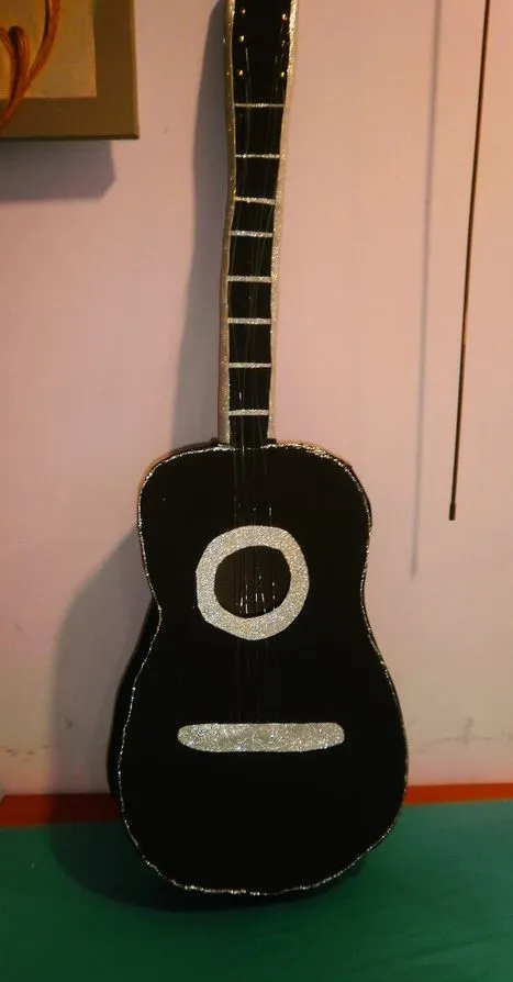 Guitarra de Foami | Mano a Mano con Cari | Goma... Guitarra de Foami | Mano a Mano con Cari | Goma...