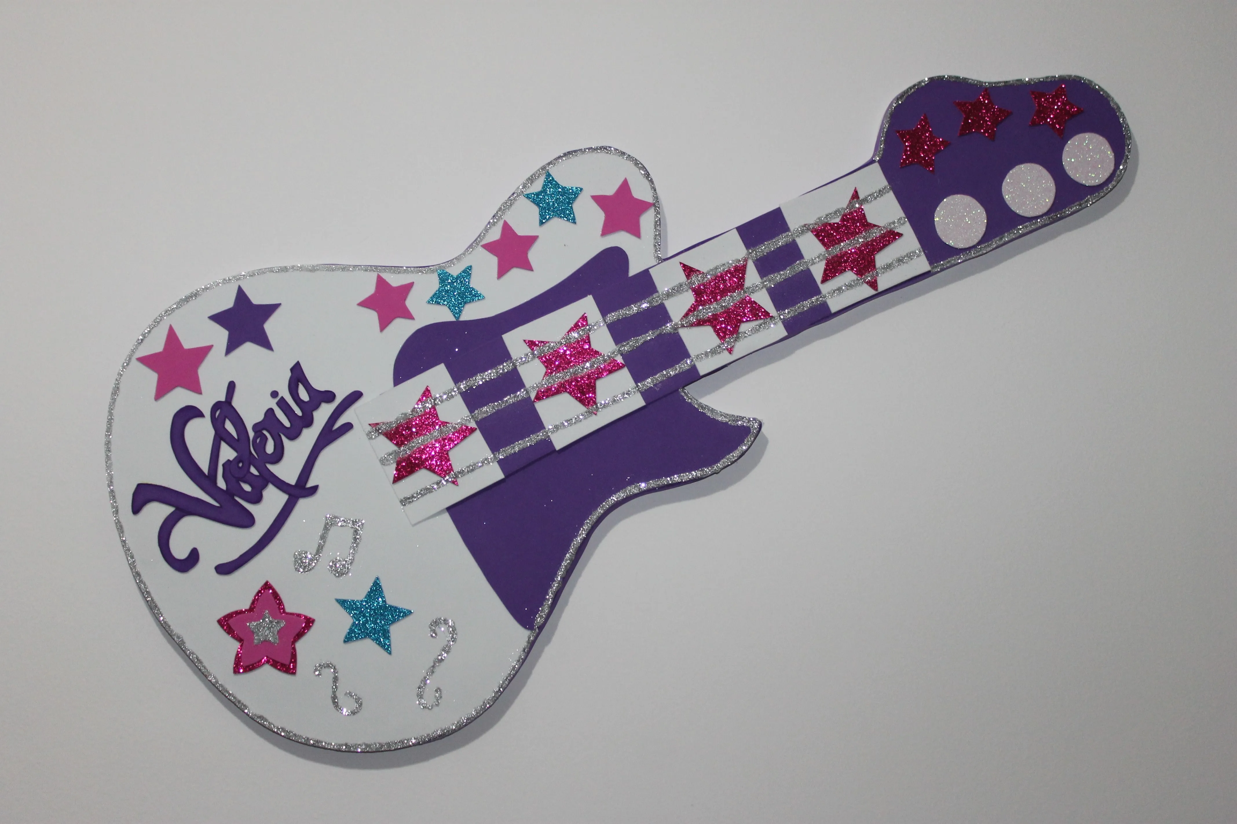 GUITARRA EN FOMI | Regalos para mi novio, Lapices decorados, Manualidades GUITARRA EN FOMI | Regalos para mi novio, Lapices decorados, Manualidades