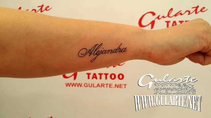 Gularte TATTOO Y PIERCING: TATTOO: Mónica