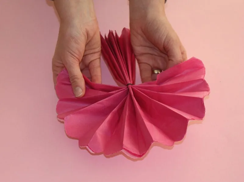 Con mucho gusto: Flores con papel. Tutorial paso a paso