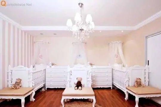 Habitación clásica de trillizos — Decoracion Bebes