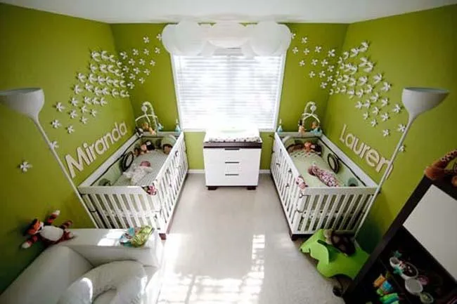 Una habitación infantil en verde para gemelos Una habitación infantil en verde para gemelos