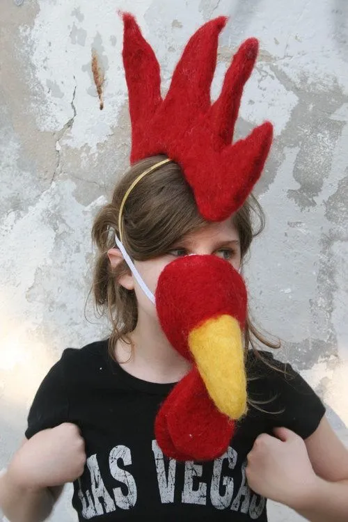 Todo Halloween: Máscara de gallo con cresta y pico hecho con fieltro Todo Halloween: Máscara de gallo con cresta y pico hecho con fieltro