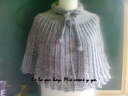 Es lo que hay. Mis cosas y yo.: Capa corta con cuello tejida a ... Es lo que hay. Mis cosas y yo.: Capa corta con cuello tejida a ...
