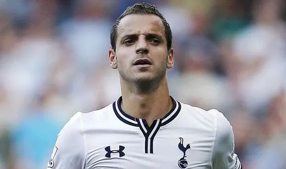 Heartbroken Roberto Soldado salutes Spurs fans for their support ... Heartbroken Roberto Soldado salutes Spurs fans for their support ...