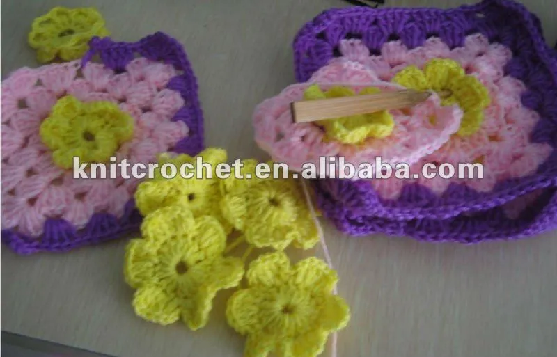 Hechos a mano apliques de flores de ganchillo broche, Cojín de ... Hechos a mano apliques de flores de ganchillo broche, Cojín de ...