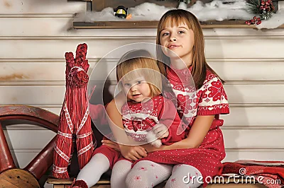 Hermanas en tiempo de Navidad.