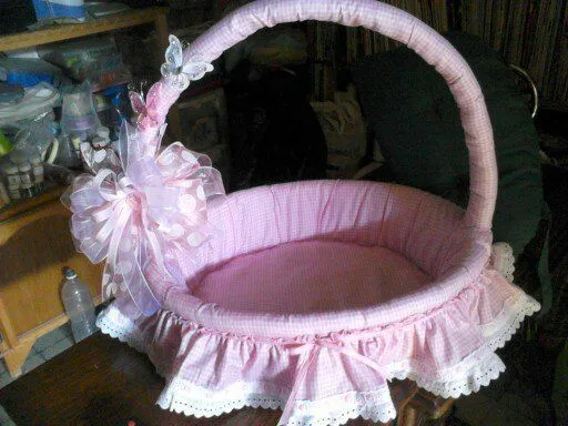 Hermosa canasta forrada, para guardar los accesorios de tu bebé ... Hermosa canasta forrada, para guardar los accesorios de tu bebé ...