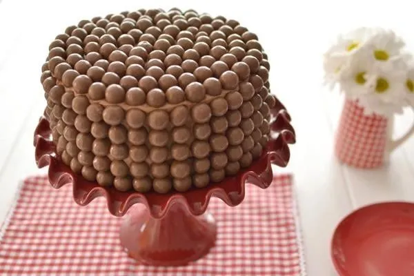 tortas on Pinterest | Castle Cakes, Chocolates and Smarties Cake