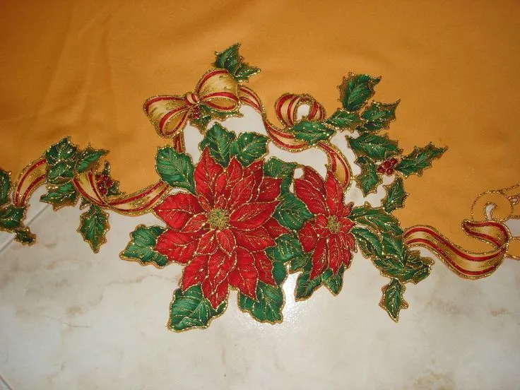 Hermoso Mantel Redondo Navideño Con Aplicaciones Y Bordado ... Hermoso Mantel Redondo Navideño Con Aplicaciones Y Bordado ...
