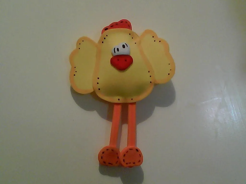  ... este hermoso pollito para decorar la nevera y es muy facil de elaborar