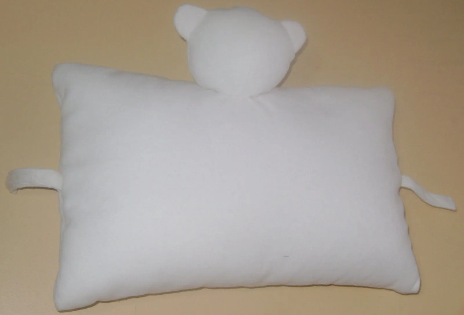 Hilos de Aralena: Oso almohada para bebé