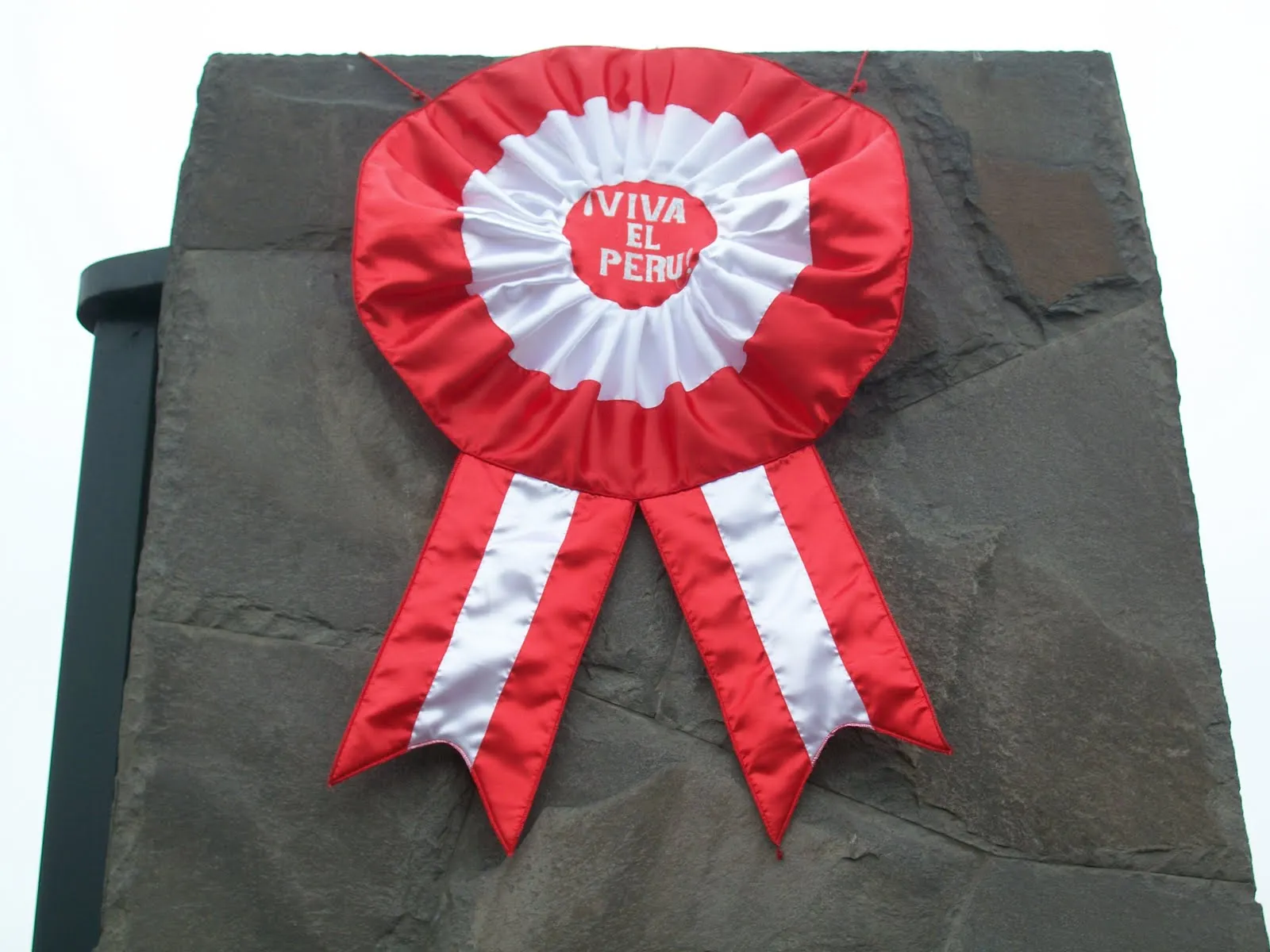BREVE HISTORIA UNIVERSAL: DECORACION DE FIESTAS PATRIAS EN PERU