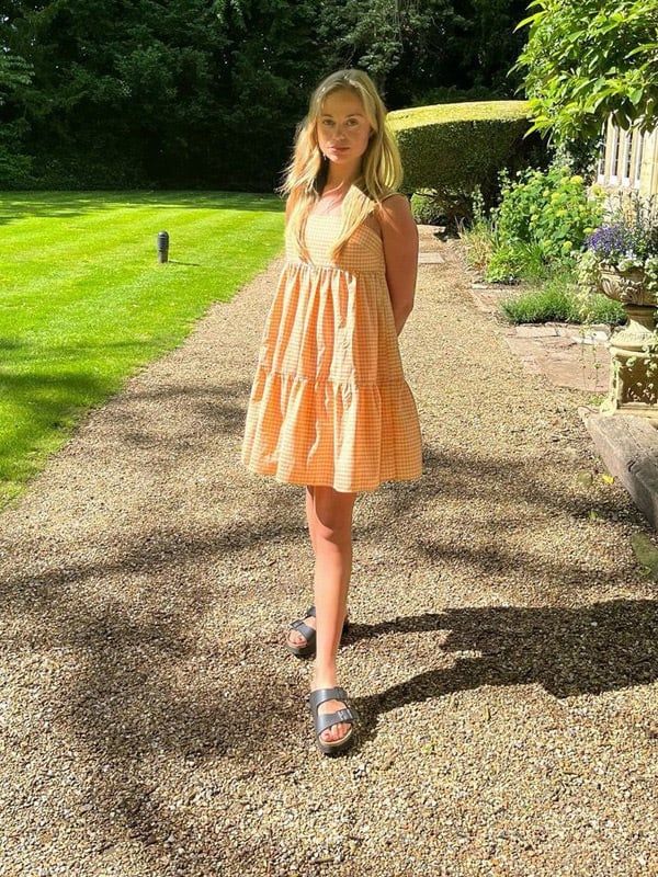 La historia del vestido reciclado de Amelia Windsor La historia del vestido reciclado de Amelia Windsor