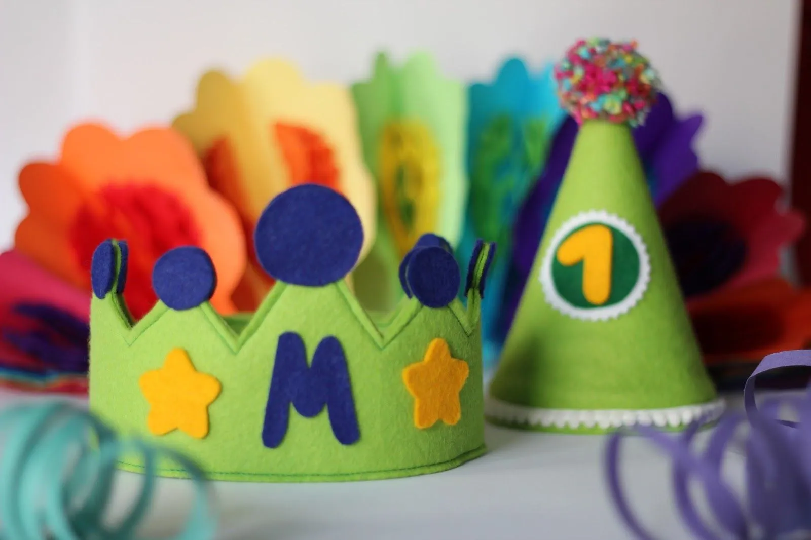 MI HOGAR DE PATCHWORK: CORONA Y GORRO INFANTIL DE ANIVERSARIO