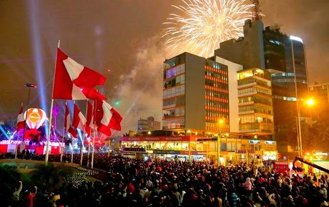 HOLA: 27avo Corso DE WONG por Fiestas Patrias PERU 2014