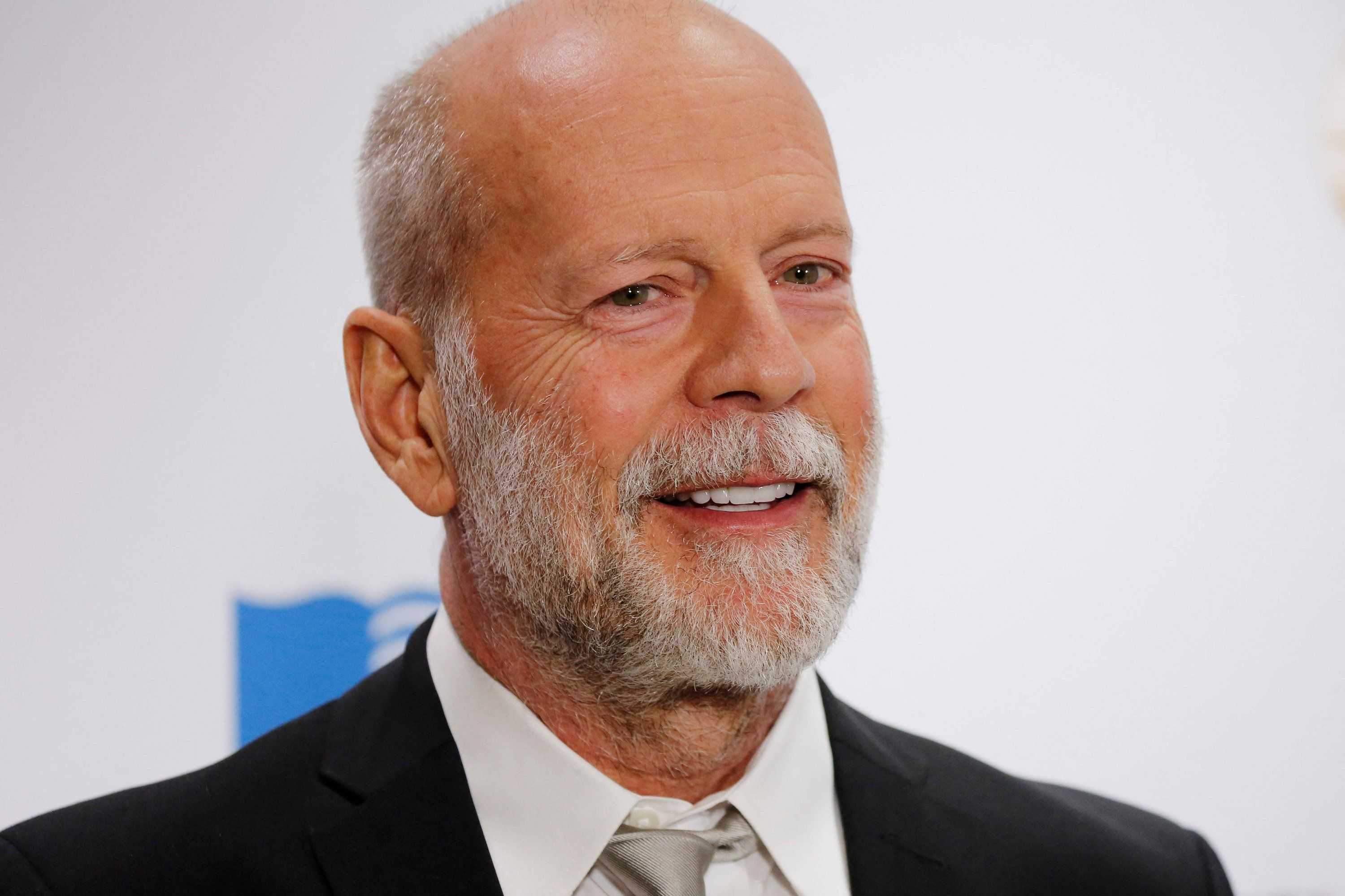 Hollywood actor Bruce Willis diagnosed with frontotemporal dementia | Daily  Sabah