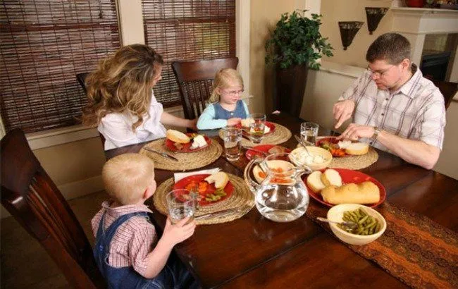 La hora de comer en familia