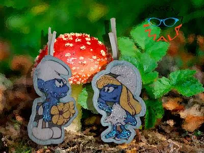 horquillas blancas de la serie pitufos realizadas en goma eva 3 pareja