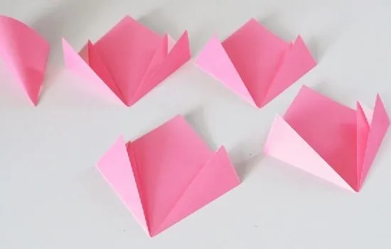 How to Make Origami Flowers - Dream a Little Bigger