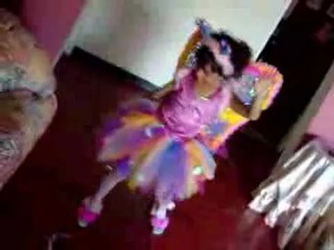 Disfraz de mariposa con material reciclable - Imagui