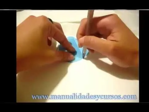 Como hacer flores de goma eva sin moldes paso a paso - Imagui