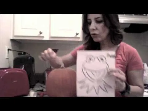 Como hacer una calabaza con la cara de la Rana Rene - YouTube