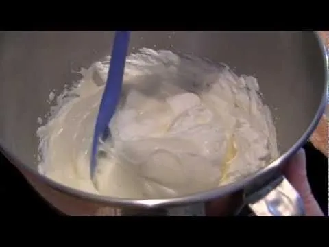 Cómo Hacer Frosting Blanco para Tartas o Cupcakes - Receta de ...