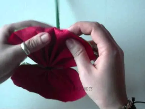 Clavel de papel crepe - Imagui