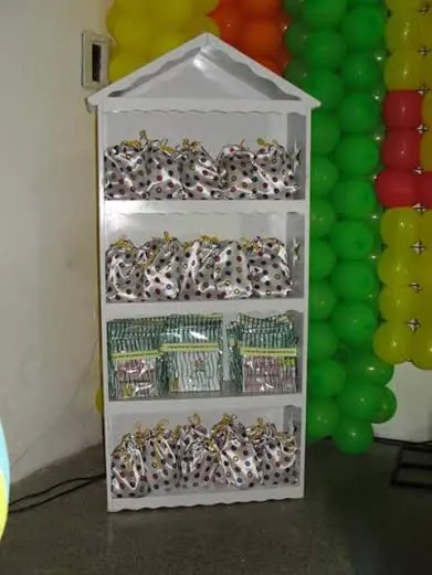 http://digitalsimples.blogspot.com.br/2014/07/kit-de-personalizados-tema-circo-para.html